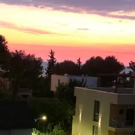 Sea View Albanian Gem -traditional Heritage Appartement Golem (Tirana)